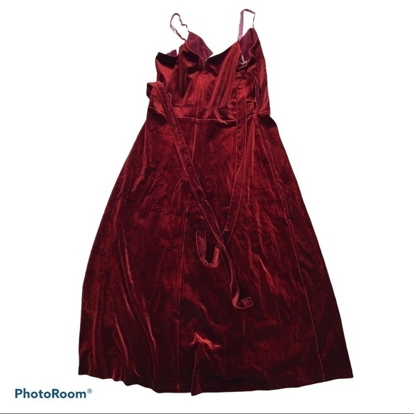 Ali & Jay Sleeveless Velvet Faux Wrap Midi Dress - Picture 5 of 8